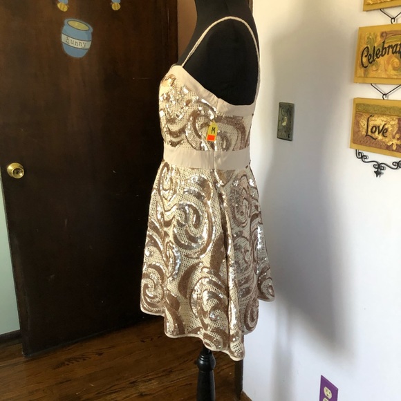 Cream & rose gold sequin dress - Picture 6 of 12